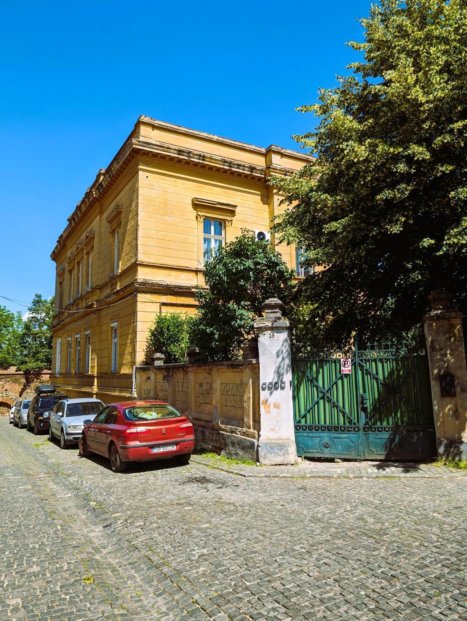 Appartement In Historic Center, Quiet Area, Ac Sibiu