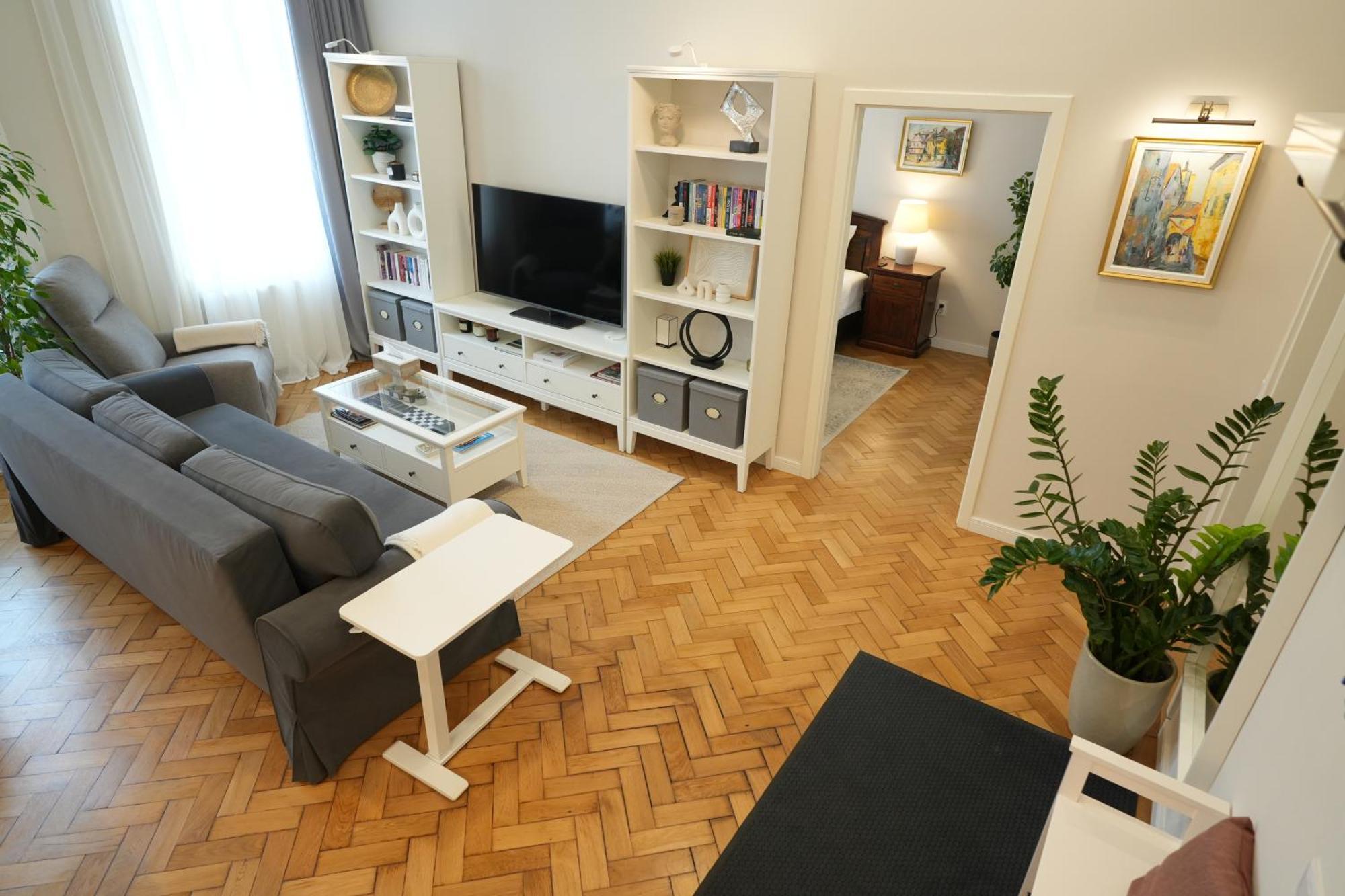 Appartement In Historic Center, Quiet Area, Ac